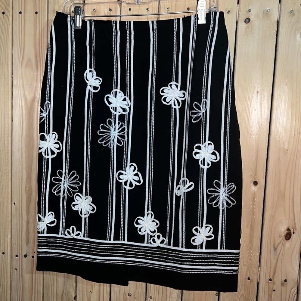 Harold’s Black Skirt White Flowers & Lines 8